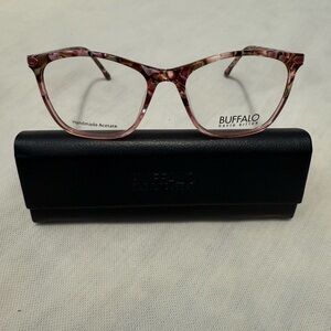 Gorgeous Buffalo David Bitton Women's Glasses in Pink Pattern